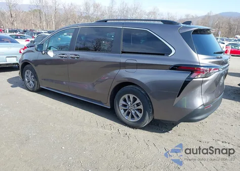 2024 Toyota Sienna Xle z USA, uszkodzony, nr VIN 5TDYRKECXRS208095